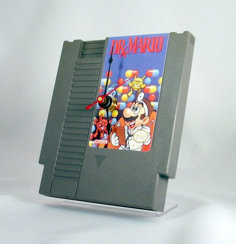 Vintage Dr. Mario Nintendo Cartridge Clock (1987) GeekGearStore