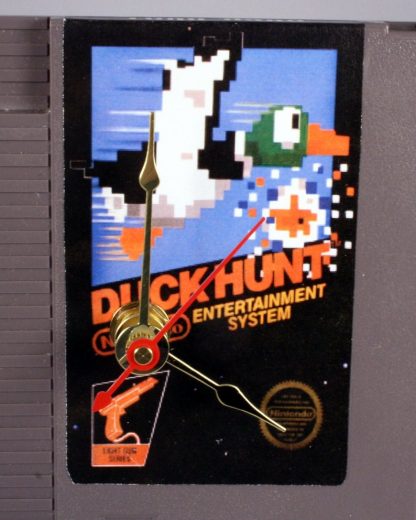 VINTAGE Nintendo Duck Hunt Cartridge Clock (1985) - Image 4