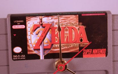 VINTAGE Super Nintendo Zelda (A Link To The Past) Cartridge Clock - Image 4