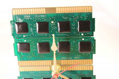 Vintage Nintendo NES Circuitboard Cartridge Clock - Image 3