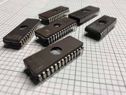 6 Vintage "Dead Bug" Microchips for crafting 4 with EPROM "Rainbow" hole - Image 9