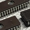 6 Vintage "Dead Bug" Microchips for crafting 4 with EPROM "Rainbow" hole - Image 5
