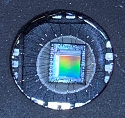 6 Vintage "Dead Bug" Microchips for crafting 4 with EPROM "Rainbow" hole - Image 3