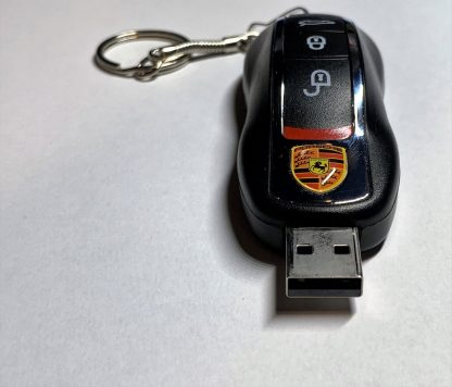 32GB USB Flash Drive in the style of a Car Key - Image 2