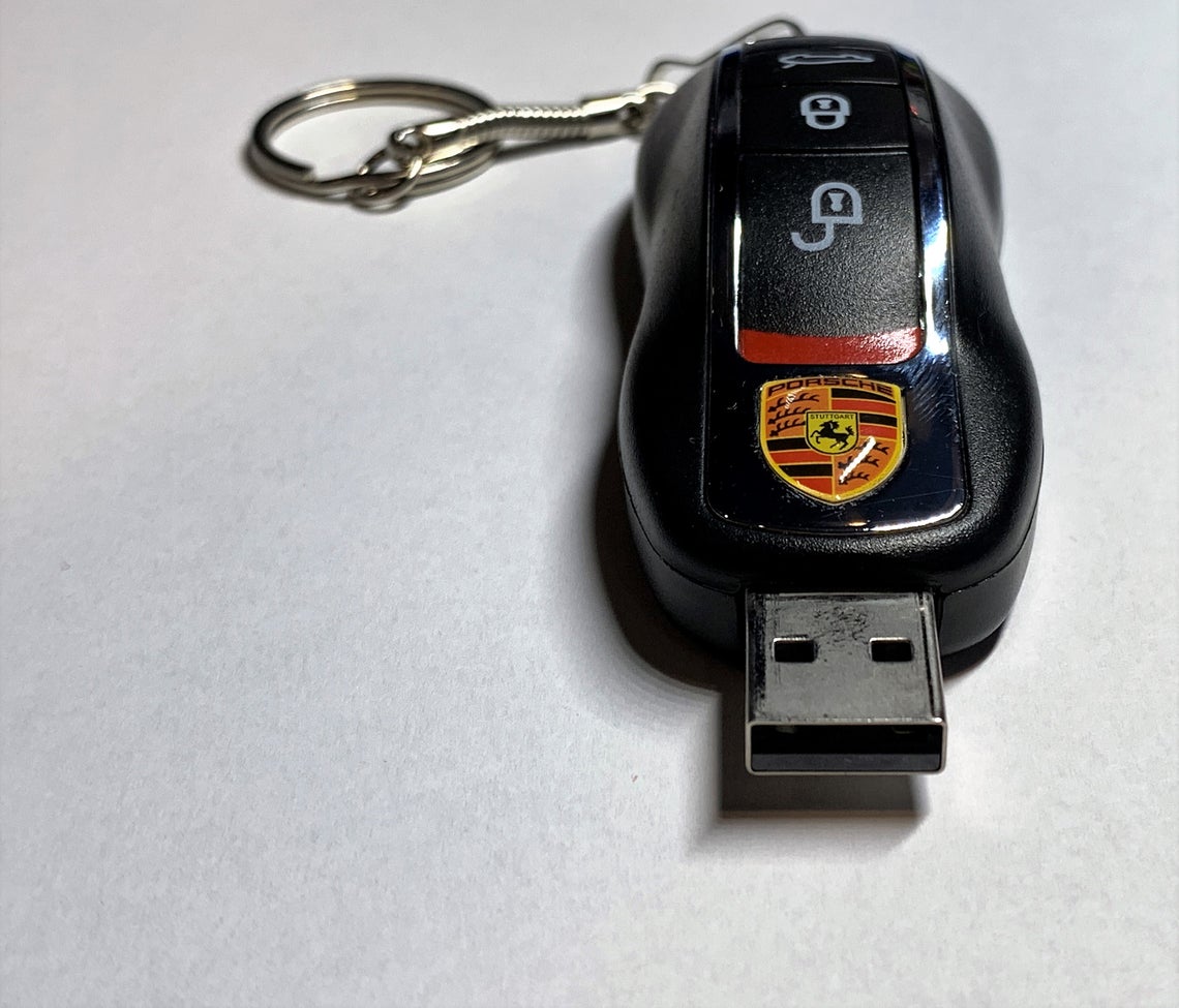 Electrify musikalsk puls 32GB USB Flash Drive in the style of a Car Key – GeekGearStore