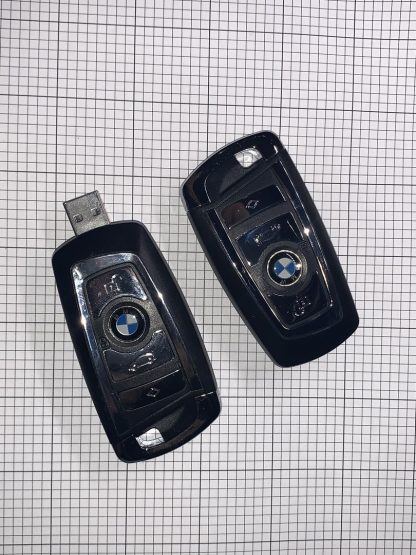 32GB BMW M7 USB Flash Drive in the style of a Car Key!
