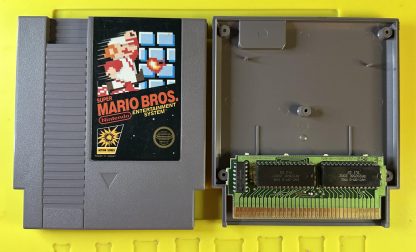 Super Mario Bros. Nintendo NES  5 screw - Cleaned, Tested, Working. - Image 2
