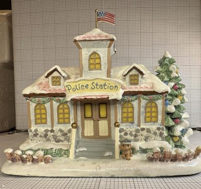 NEW - Precious Moments Hawthorne Village: Mugs and Hugs Precinct - 78390