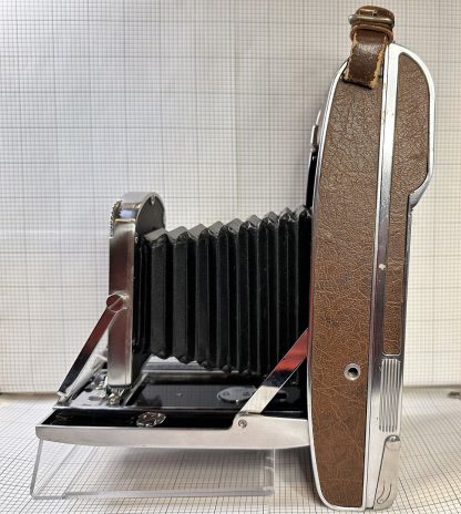 Vintage Polaroid Land Camera Model 95 with hand strap - Image 5