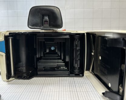 Vintage - Polaroid Land Camera Swinger Model 20 Made in USA - Image 2