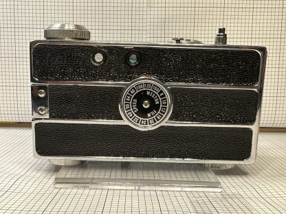 Vintage Argus C3 35mm Camera w/ Flash, Lens Accessory Kit, Case, Manual - Image 11
