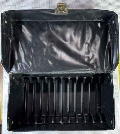 Vintage NES Game Storage Case 10 Cartridge Holder Carrying Box Official Nintendo - Image 3