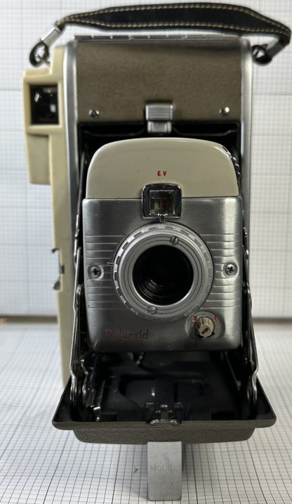 Vintage Polaroid Land Camera Model 80a w/ flash, bulbs, light meter, case and booklet - Image 6