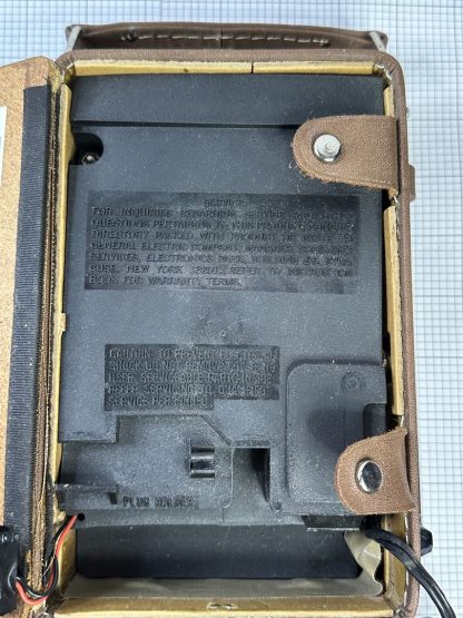 Vintage General Electric AM-FM Transistor Radio Ac Dc Leather Case 7-2877H - 1950 (70+ Years Old) - Image 7