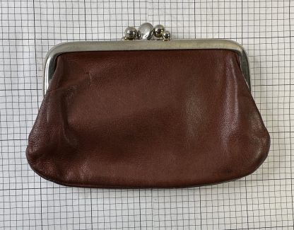 Vintage St Thomas Leather Coin Purse  Kiss Lock Clasp Change Holder Pouch - Image 4