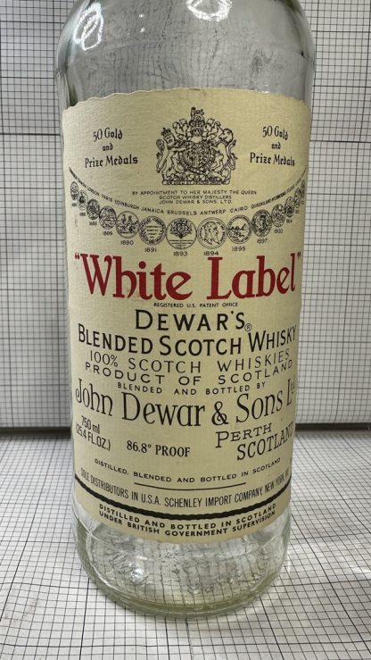 Vintage 70's Dewar’s White Label Scotch Whiskey 750 Ml Bottle. EMPTY - Image 4