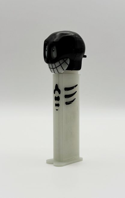 Vintage 2003 - Black Skull Halloween Glow In The Dark Retired PEZ - Image 4