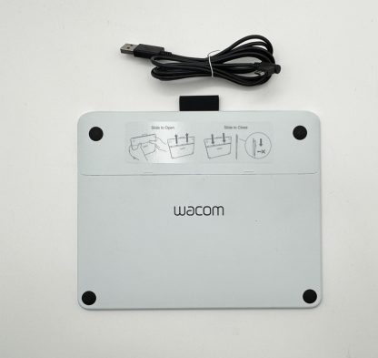 Wacom Intuos Draw CTL-490/W Small White TABLET & USB ONLY (NO STYLUS) - Image 4
