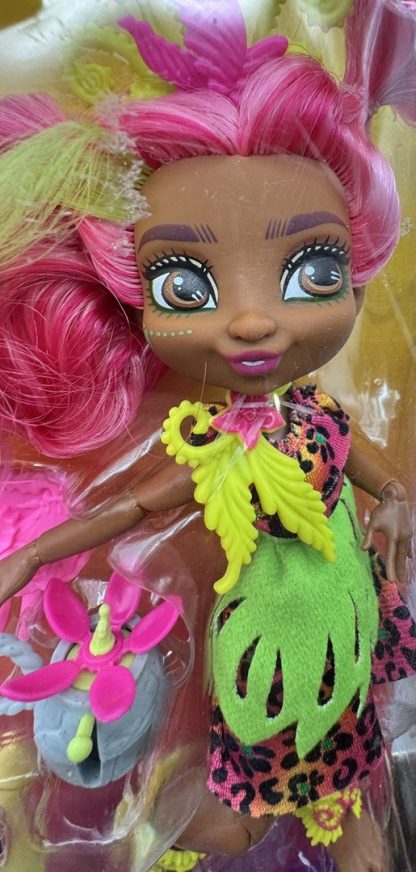 Cave Club Fashion Dolls - Fernessa Doll - Mattel - Dinosaur Adventure - Image 2