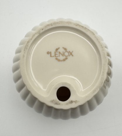 Lenox Ivory Porcelain Fine China Great Gifts Carved Tea Light Lamps Set - 2 Count - Like New! - Image 2