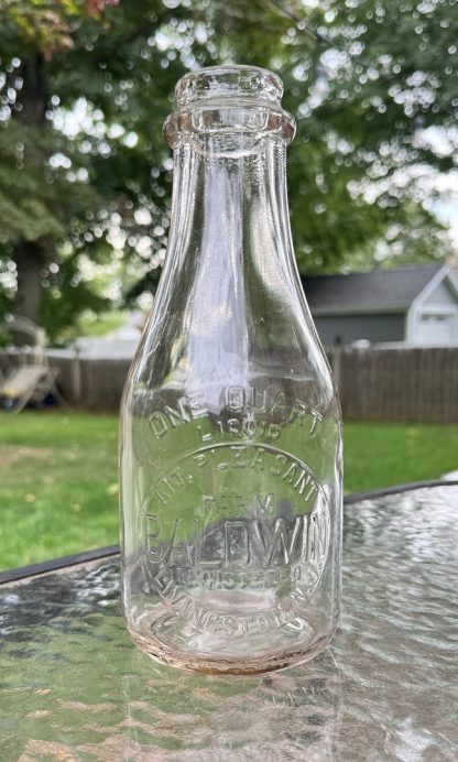 Vintage Mt Pleasant Farm Baldwin Quart Milk Bottle – Embossed Glass, Livingston NJ – Light Brown Hue, Collectible Dairy Bottle - Image 3
