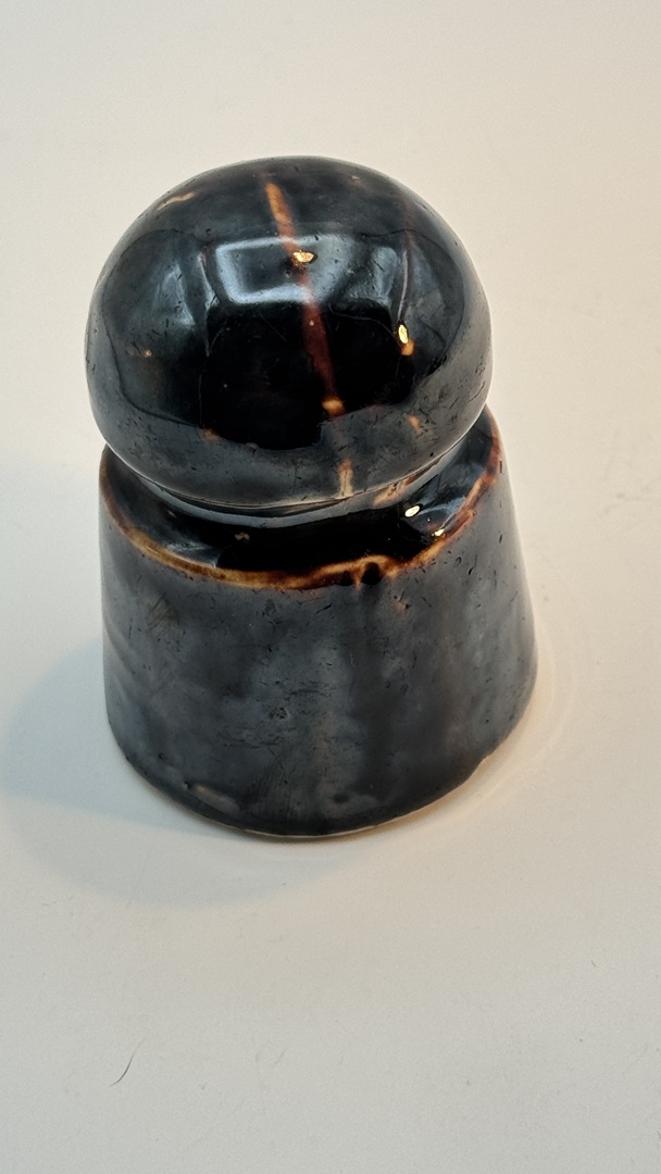 Unmarked Vintage Brown Ceramic Pony Insulator - Rustic Decor - Mystery Find! - Image 5