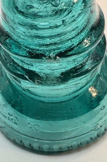 Vintage Hemingray No 40 Insulator - Aqua Glass - Rough Condition - Collector’s Item - Image 3