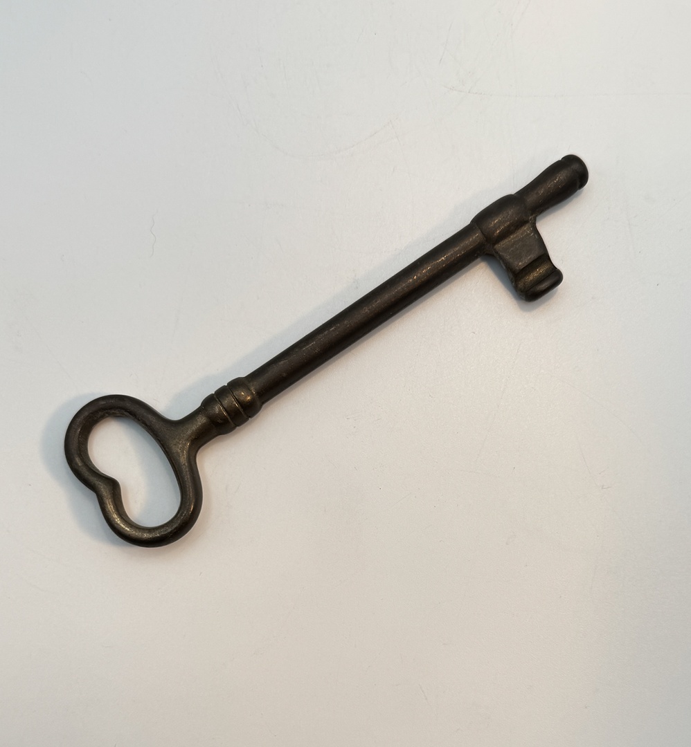 Vintage Brass Jail Cell Skeleton Key Set - 5 Keys on Ring - SOLID BRASS - Image 5