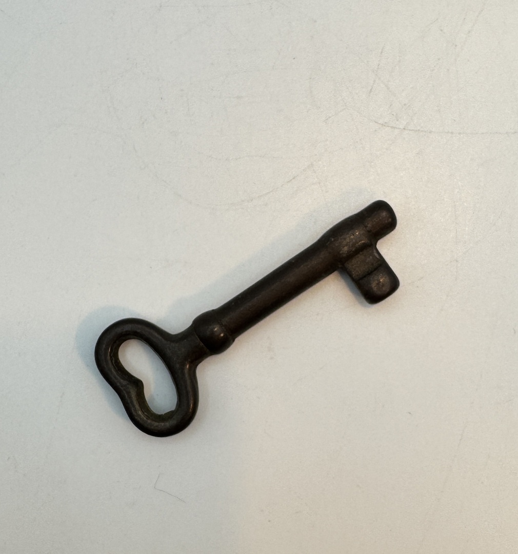 Vintage Brass Jail Cell Skeleton Key Set - 5 Keys on Ring - SOLID BRASS - Image 8