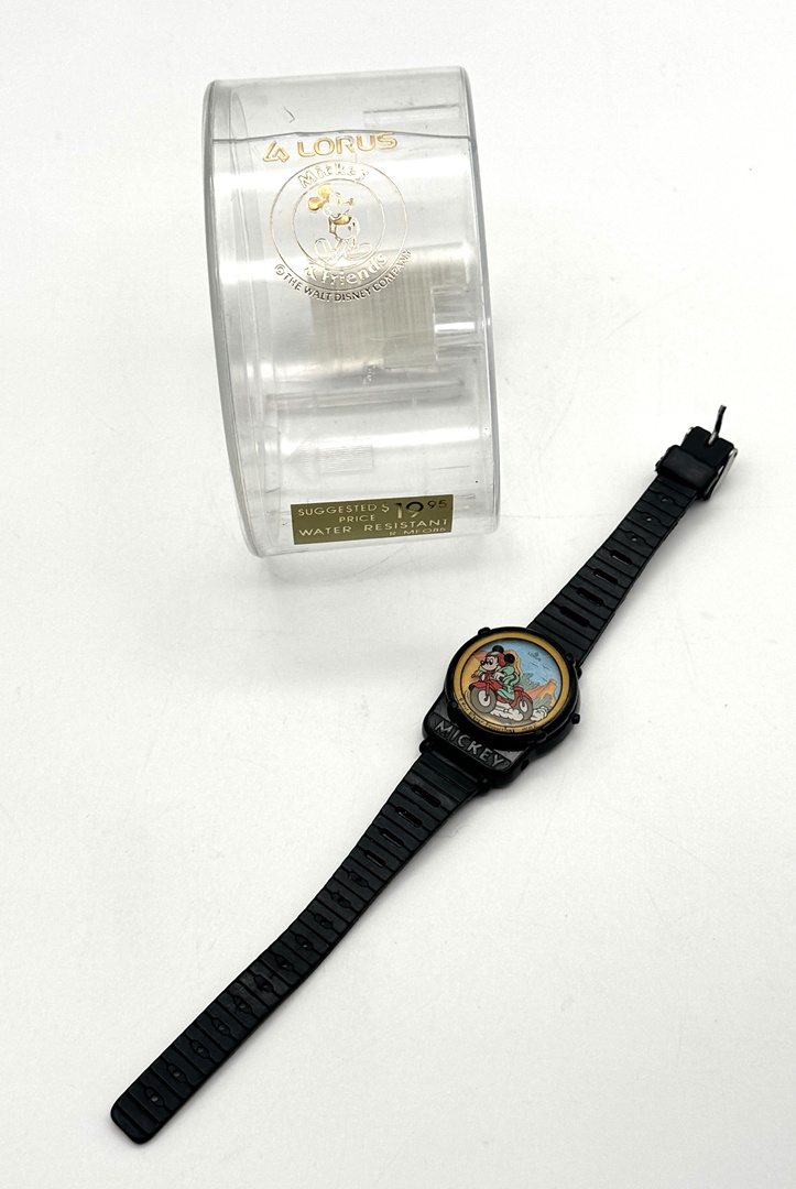 Vintage Lorus Disney Character Timepieces Mickey Mouse Rotating Dial Ring Watch