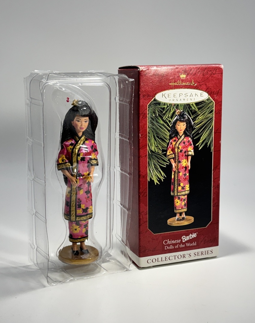 Vintage -NEW- 1997 Hallmark Chinese Barbie Ornament - Dolls of the World Series - Image 6