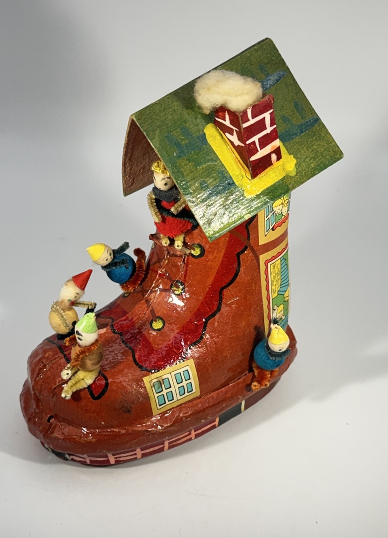 Vintage 1960s Paper-Maché "Old Woman in a Shoe" Nursery Rhyme Art - Image 3
