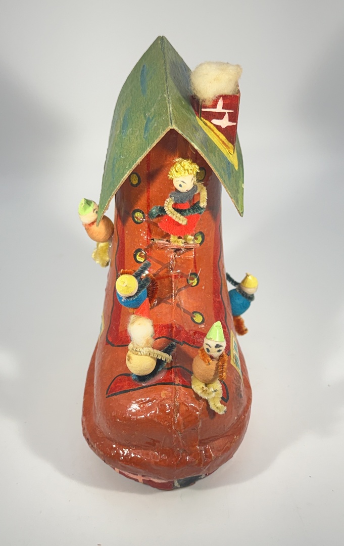 Vintage 1960s Paper-Maché "Old Woman in a Shoe" Nursery Rhyme Art - Image 4