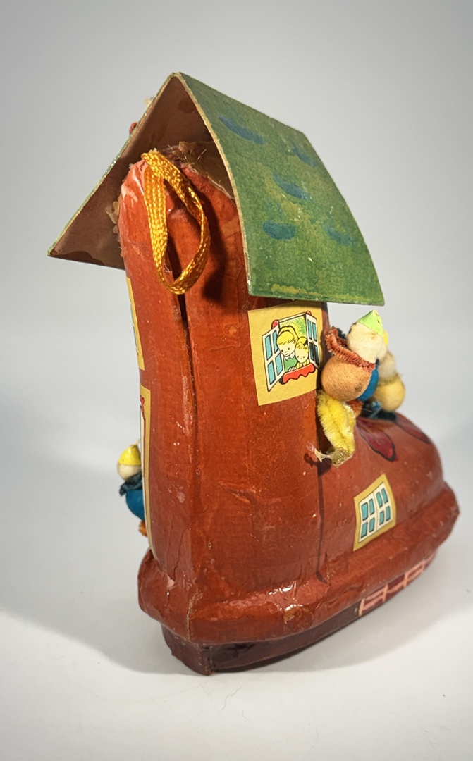 Vintage 1960s Paper-Maché "Old Woman in a Shoe" Nursery Rhyme Art - Image 2